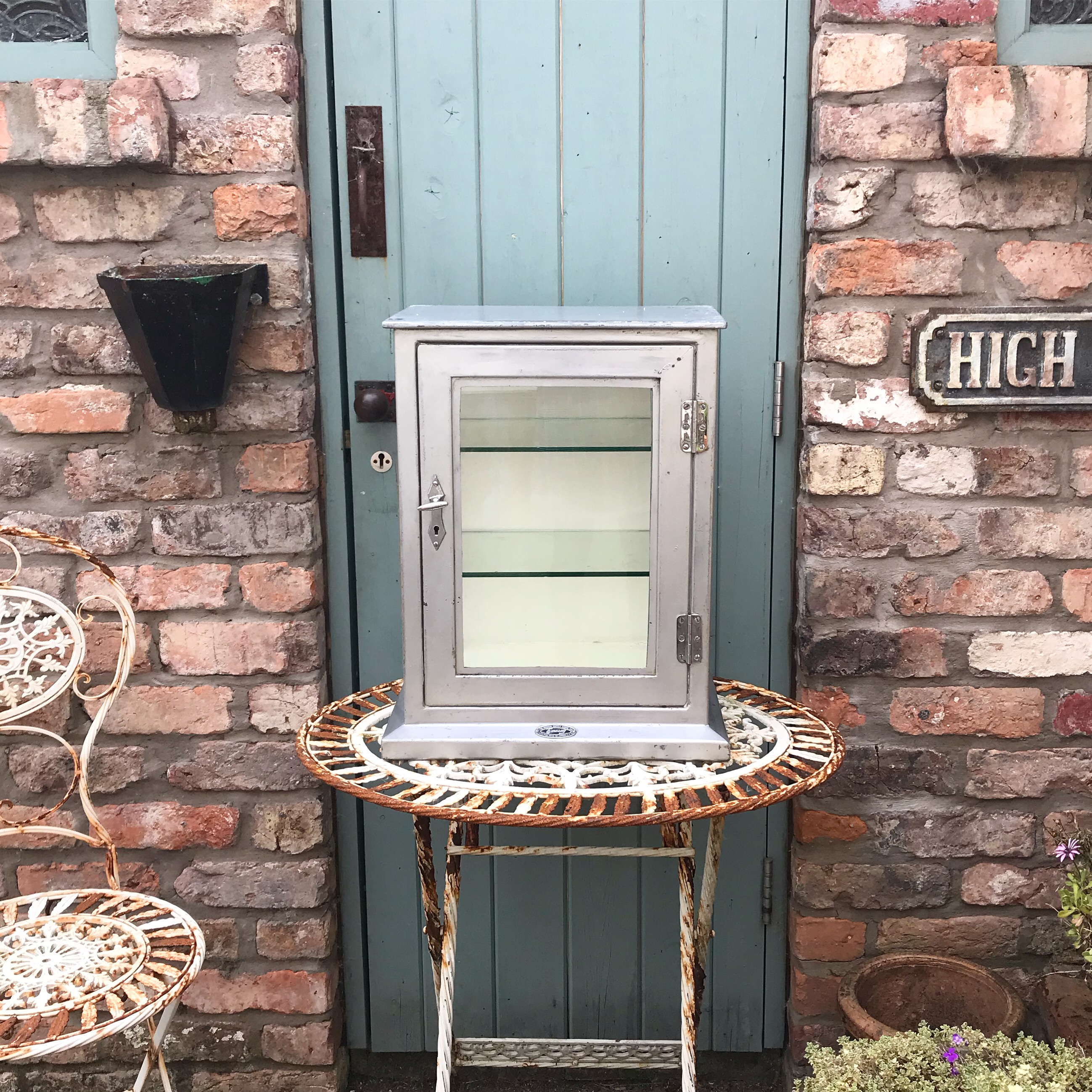 8E9AEBEF-7517-4C68-98C4-D4179D9EA0A4