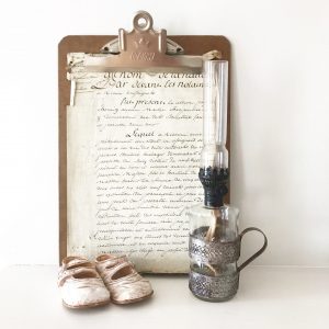 Unusual vintage clear glass oil lamp