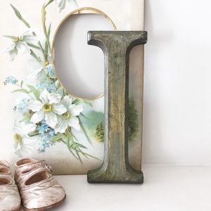 Lovely reclaimed wooden shop letter (I - 21.5cm)