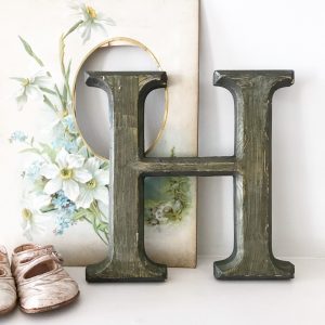 Lovely reclaimed wooden shop letter (H - 21.5cm)