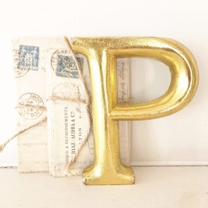 Lovely little gold lightweight wooden letter P (12cm)