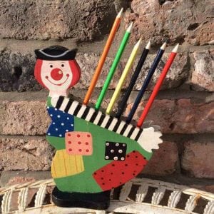 Delightful little vintage pencil holder