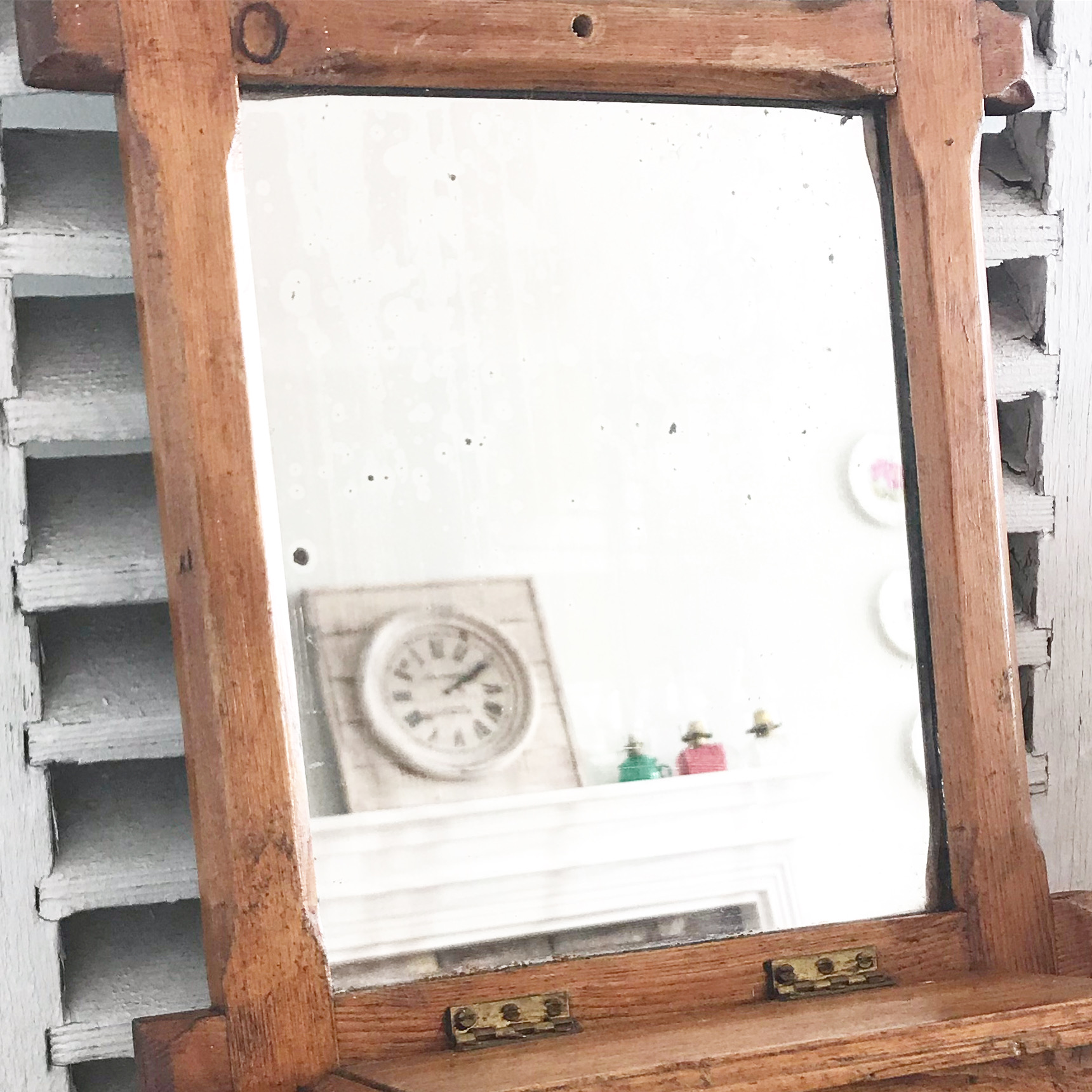 Wonderfully worn vintage shaving vanity mirror Wonderfully worn vintage shaving vanity mirror