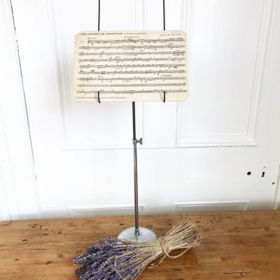 Lovely little vintage metal music stand