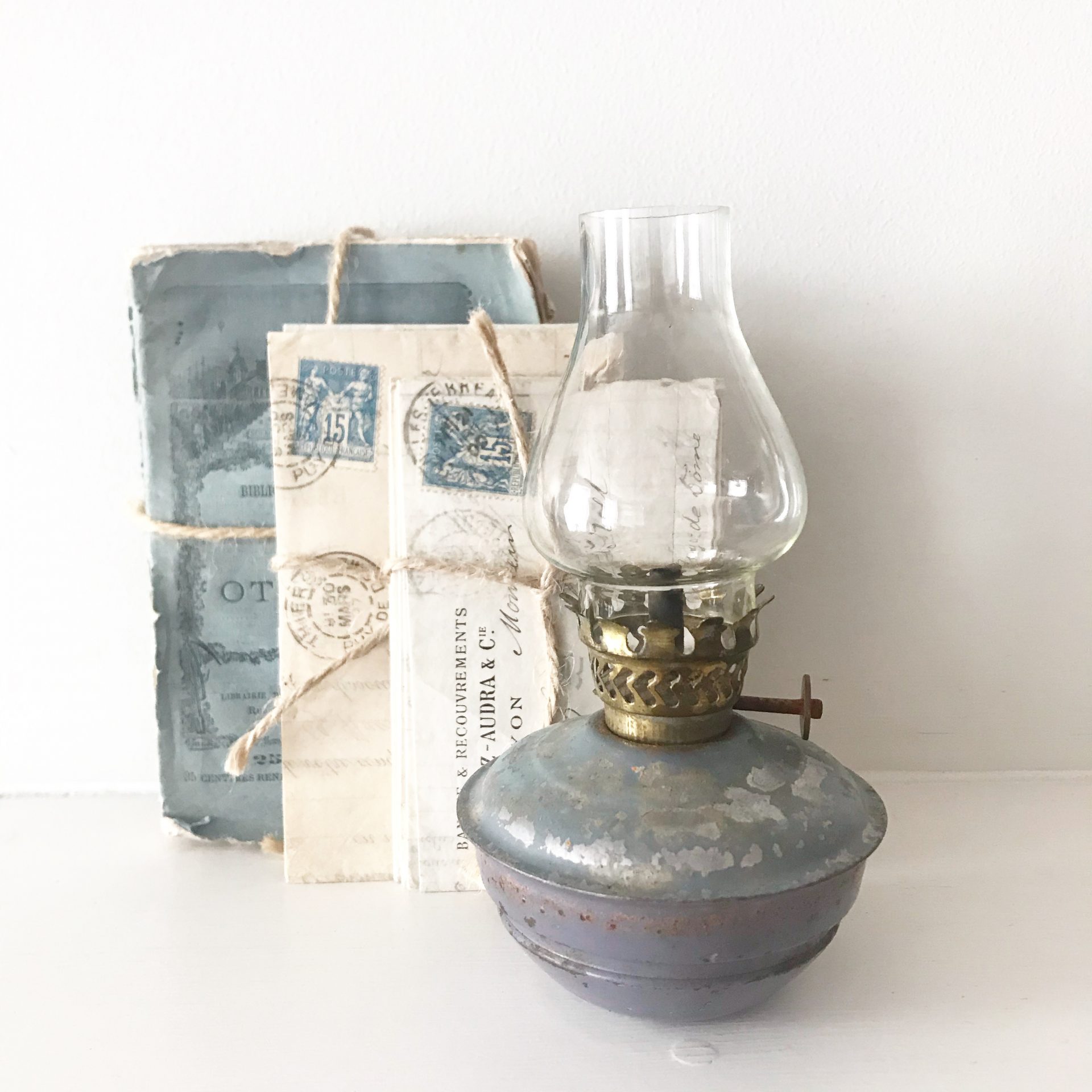 Charmingly shabby vintage nursery oil lamp Charmingly shabby vintage nursery oil lamp