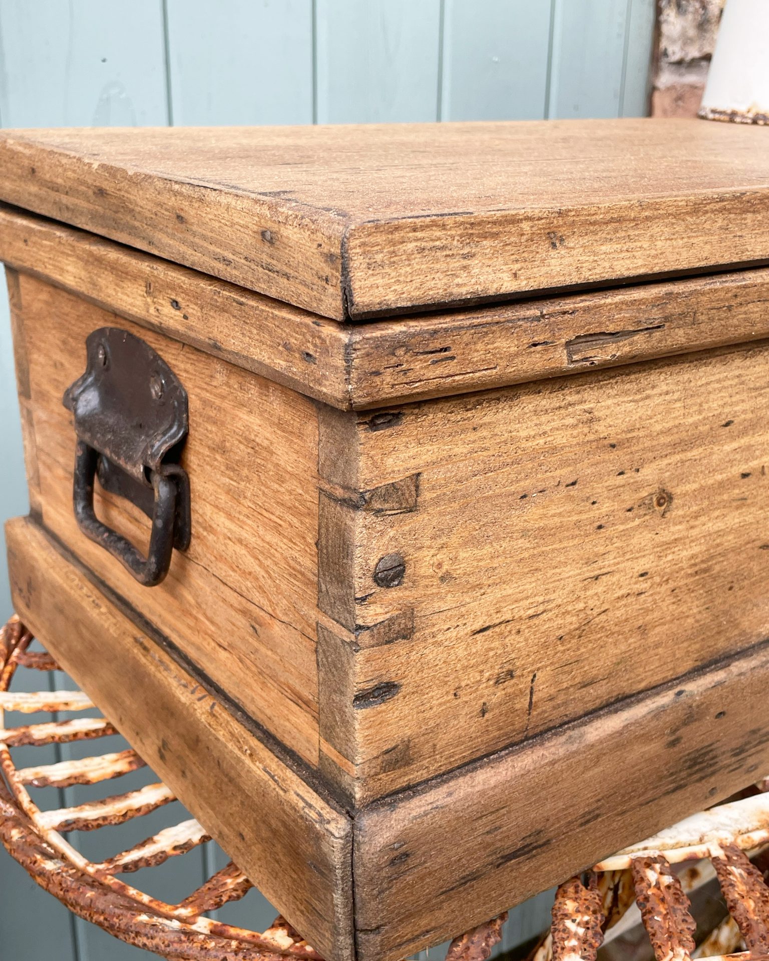 Charming vintage wooden storage trunk Charming vintage wooden storage trunk